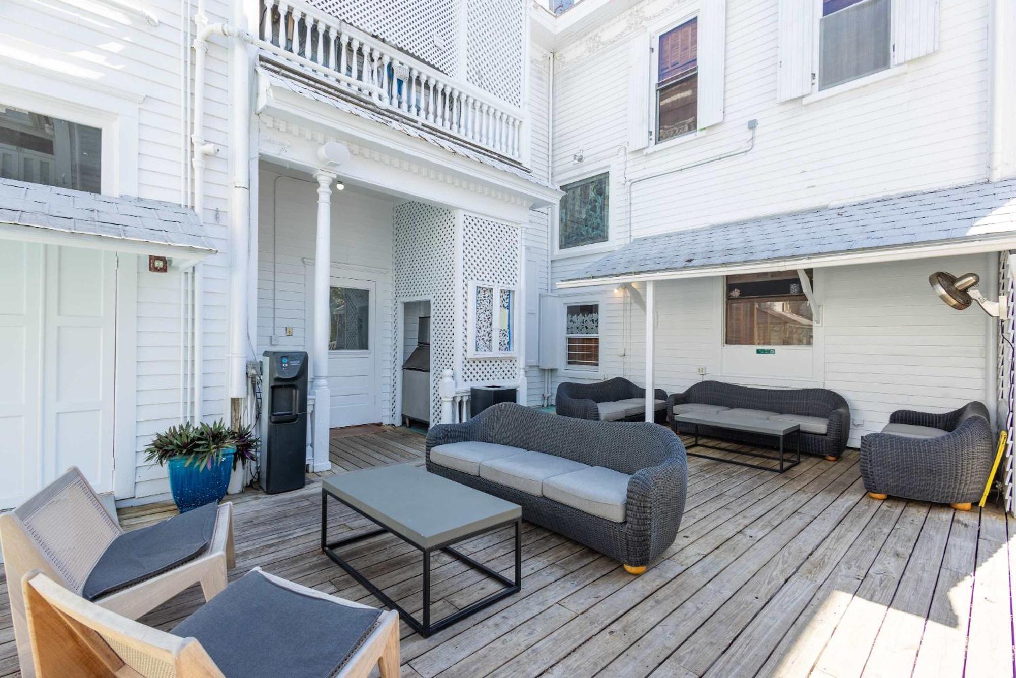 Classic King With Balcony At Curry Mansion 키웨스트 외부 사진