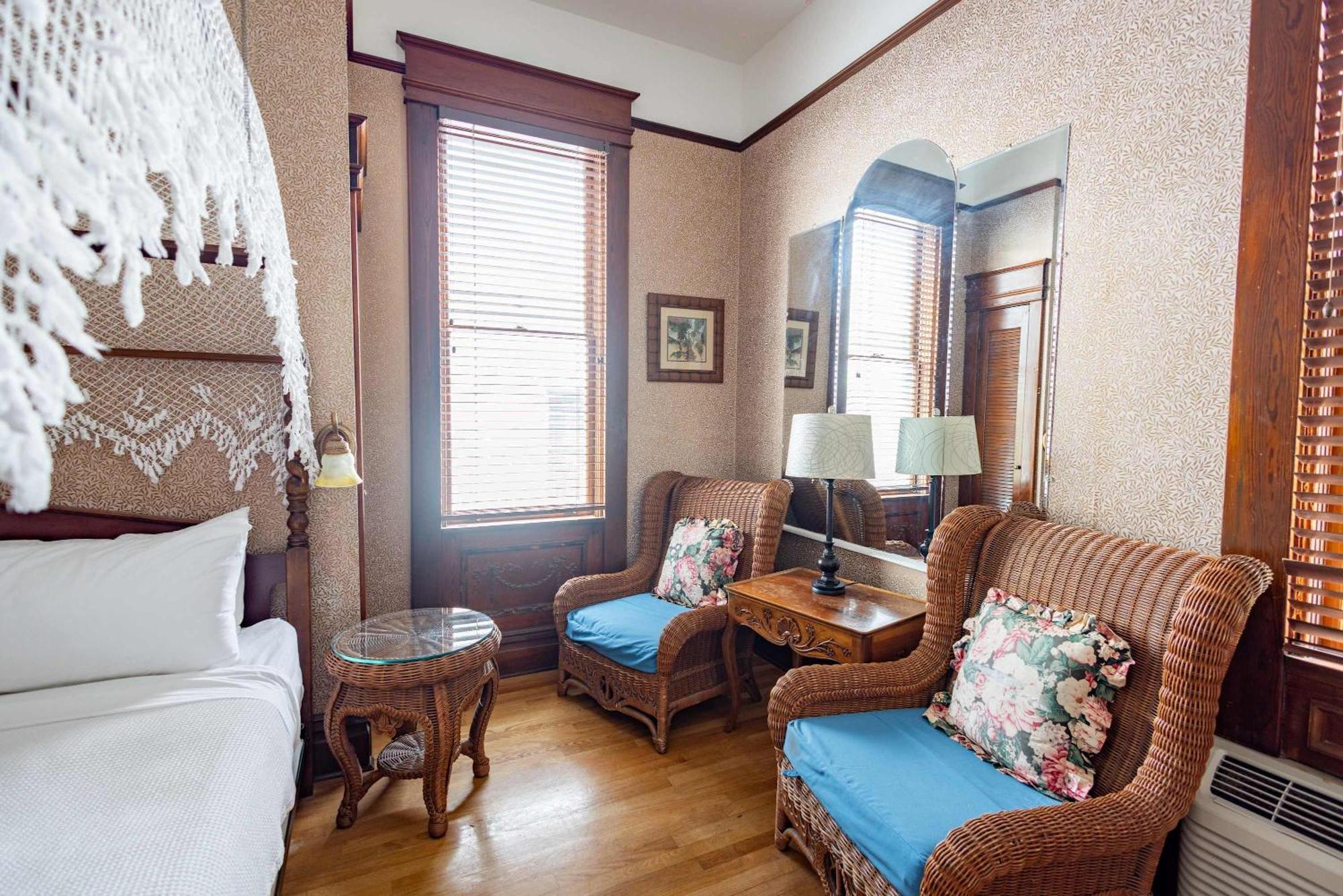 Classic King With Balcony At Curry Mansion 키웨스트 외부 사진